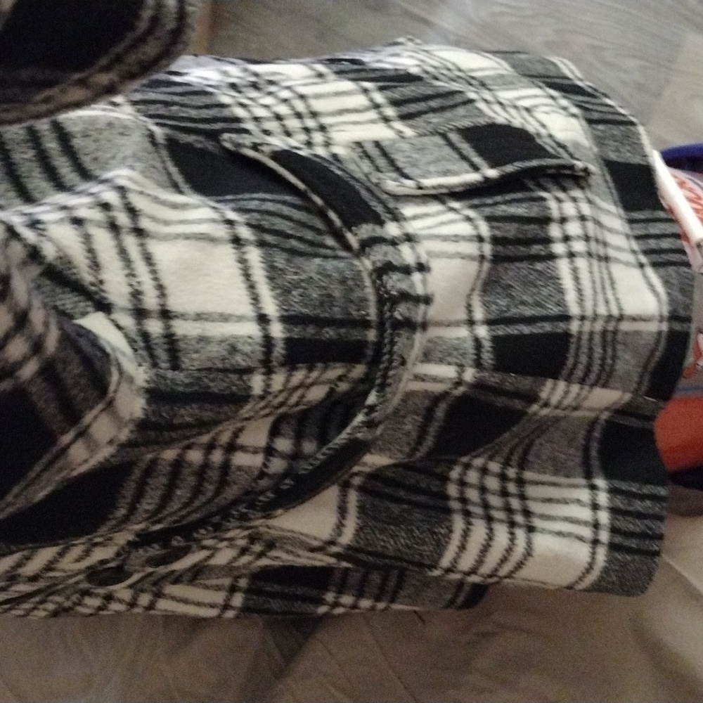 Coat - Picture 3 of 4